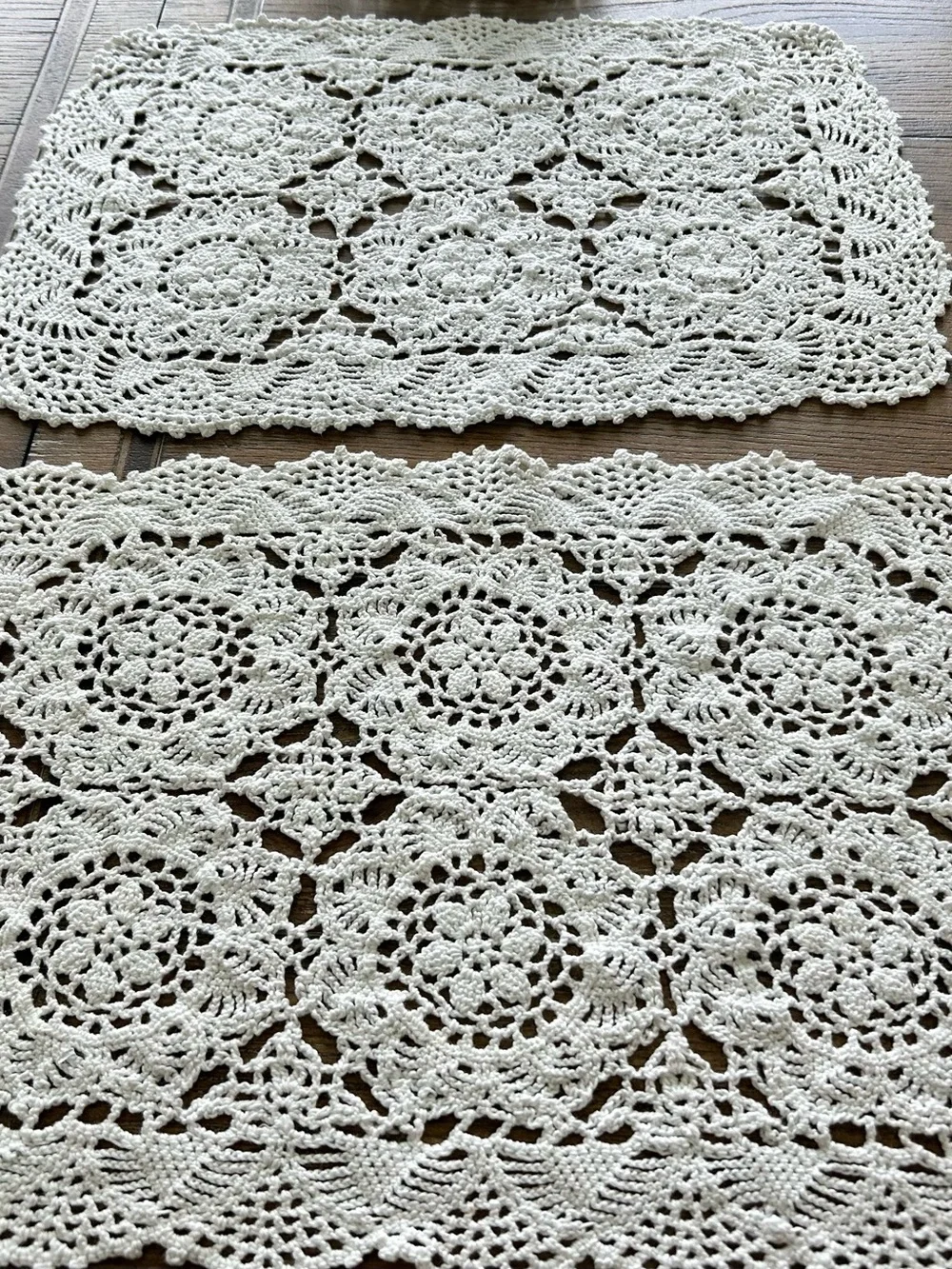 Two vintage doilies